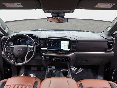 Used 2023 Chevrolet Silverado 1500 RST w/ Z71 Off-Road Package image 2