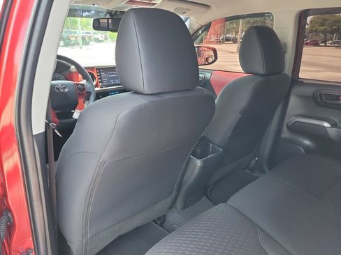 Used 2022 Toyota Tacoma SR5 w/ Technology Package RWD image 11