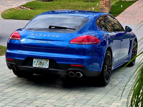 Used 2015 Porsche Panamera S image 39