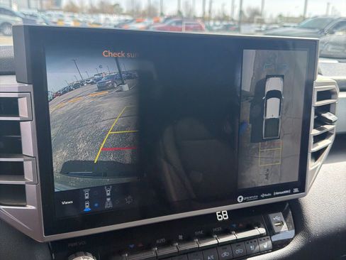 Used 2023 Toyota Tundra Limited image 13