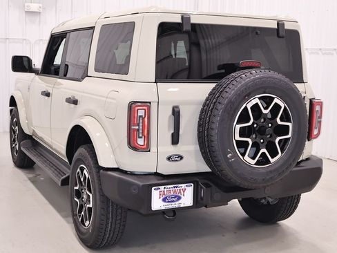 New 2026 Ford Bronco Outer Banks AWD/4WD image 7
