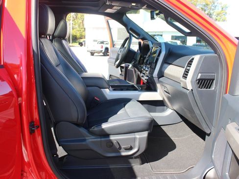 Used 2022 Ford F250 Lariat w/ Chrome Package image 36