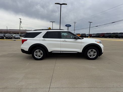 Certified 2023 Ford Explorer XLT w/ Equipment Group 202A image 4