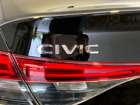 Used 2022 Honda Civic Sport image 10