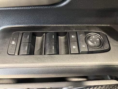 Used 2024 Toyota Tacoma Limited image 16