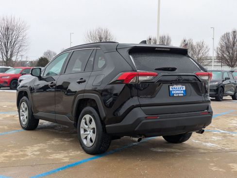 Used 2020 Toyota RAV4 LE image 8