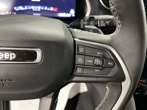 Used 2024 Jeep Grand Cherokee Altitude image 20