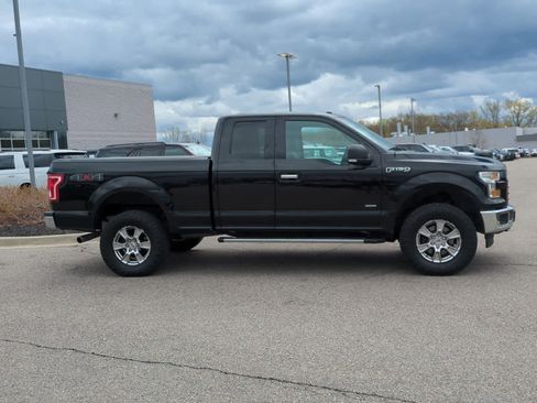 Used 2017 Ford F150 XLT w/ Equipment Group 302A Luxury AWD/4WD image 9