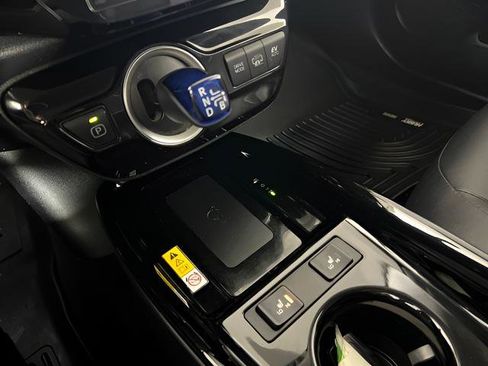 Used 2021 Toyota Prius Prime XLE w/ Carpet Mat Package (TMS) image 19
