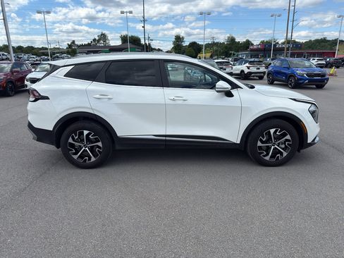Used 2023 Kia Sportage EX AWD/4WD image 11