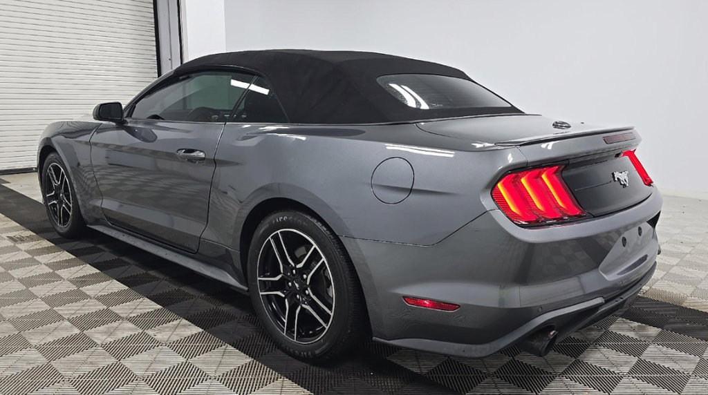 Used 2021 Ford Mustang Premium RWD image 3