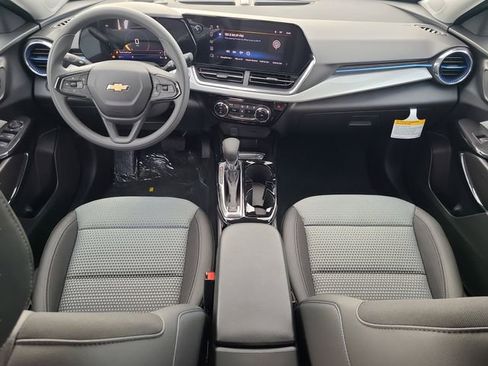 New 2026 Chevrolet Trax LT image 12