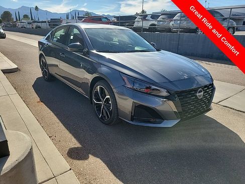 New 2025 Nissan Altima 2.5 SR w/ SR Premium Package FWD image 9