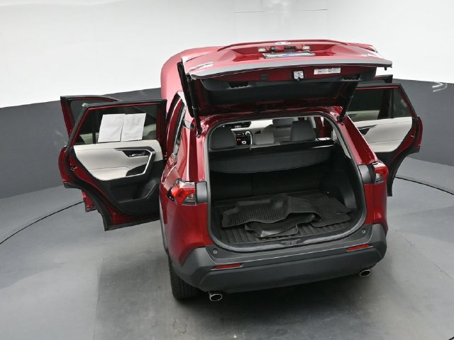 Used 2021 Toyota RAV4 XLE Premium AWD/4WD image 45