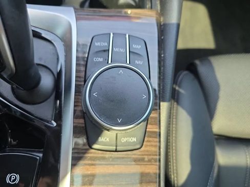 Used 2021 BMW 530i w/ Premium Package RWD image 38