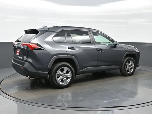 Used 2025 Toyota RAV4 XLE AWD/4WD image 6