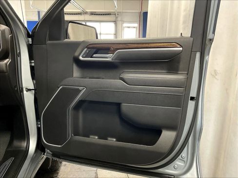 Used 2025 GMC Sierra 1500 Elevation image 12