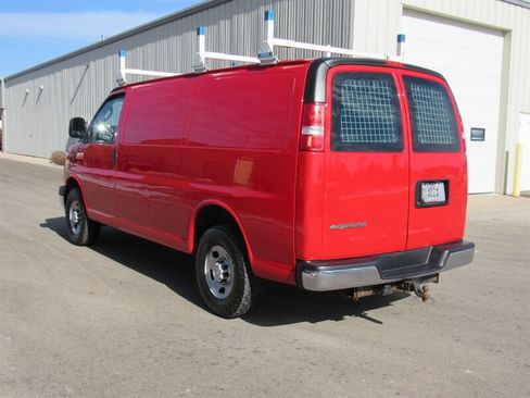 Used 2017 Chevrolet Express 3500 image 5