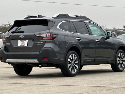 Used 2023 Subaru Outback Touring image 3