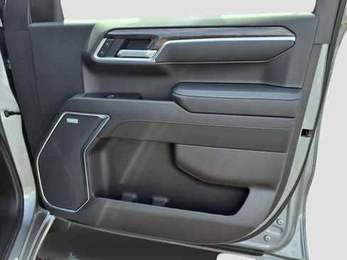 Used 2025 Chevrolet Silverado 1500 LTZ image 16