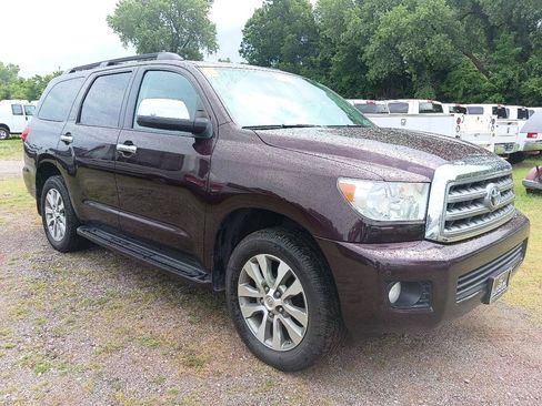 Used 2017 Toyota Sequoia Limited w/ Safety & Convenience Package AWD/4WD image 3