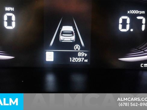 Used 2025 Kia Soul LX w/ LX Technology Package FWD image 47