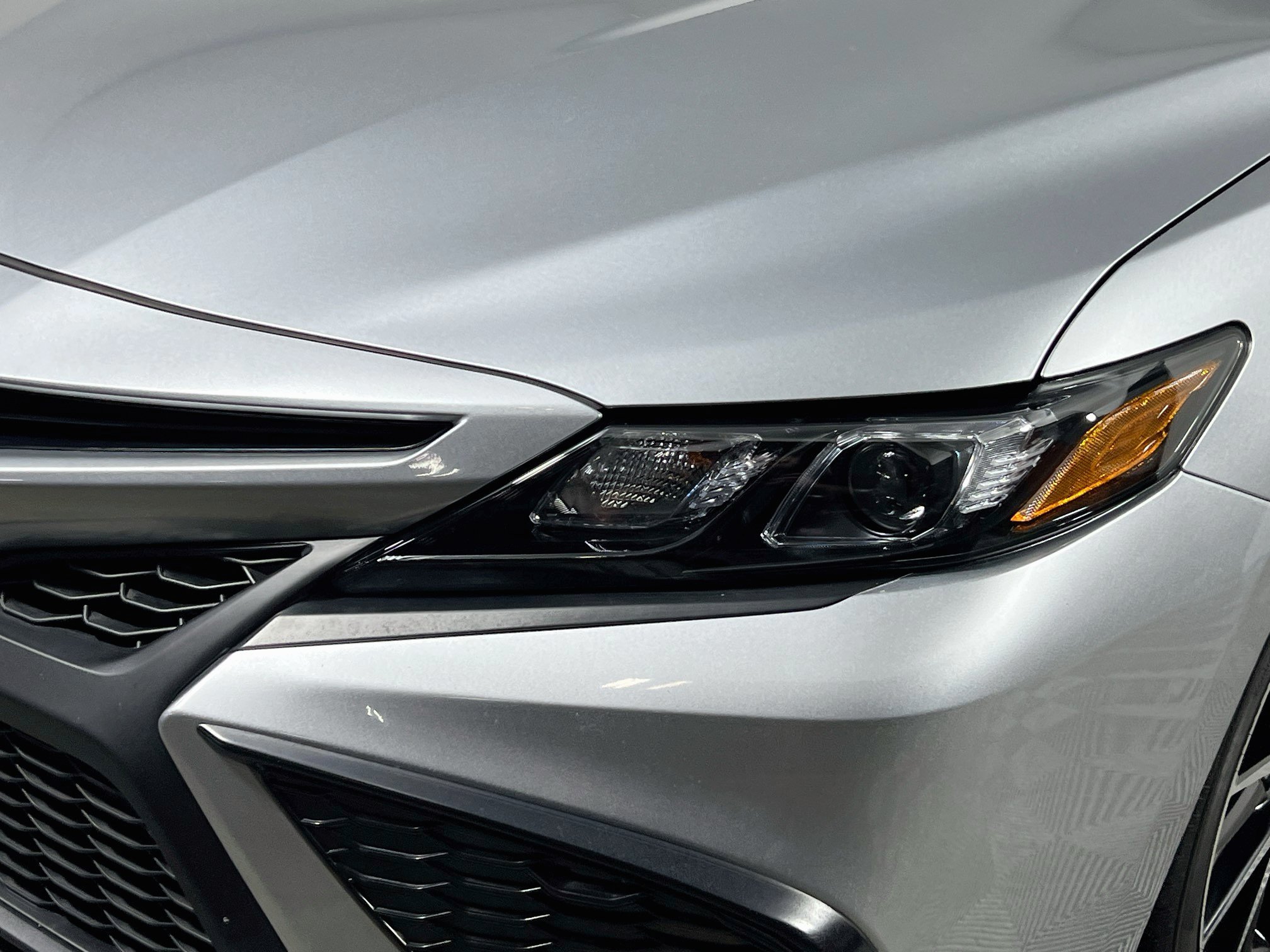 Used 2024 Toyota Camry SE w/ Convenience Package FWD image 12