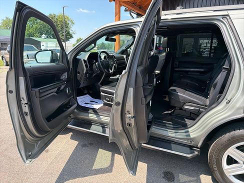 Used 2019 Ford Expedition XLT w/ Equipment Group 202A AWD/4WD image 7