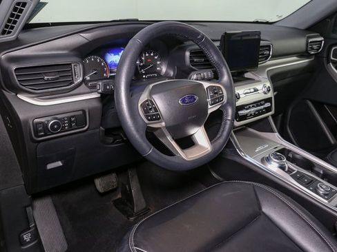 Used 2023 Ford Explorer XLT w/ Equipment Group 202A image 21