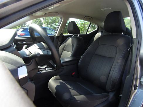 Used 2020 Nissan Altima 2.5 S FWD image 12