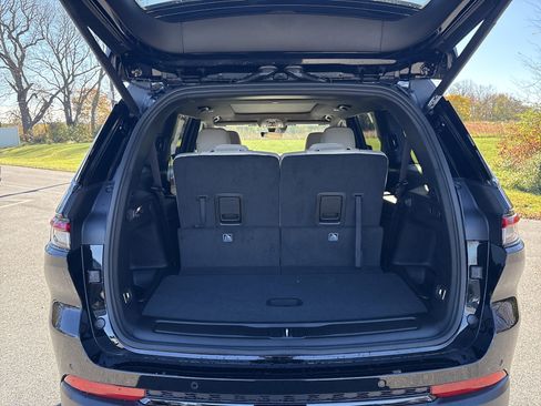 New 2025 Jeep Grand Cherokee L Limited image 14