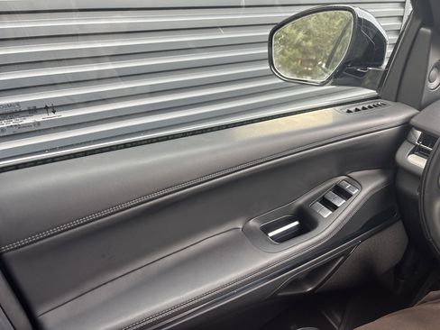 Used 2025 Lincoln Navigator L Reserve image 13