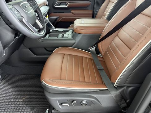 New 2026 GMC Sierra 2500 Denali Ultimate AWD/4WD image 5