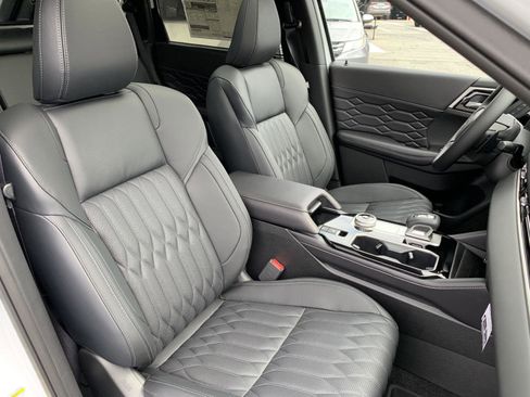 New 2025 Mitsubishi Outlander SEL image 24