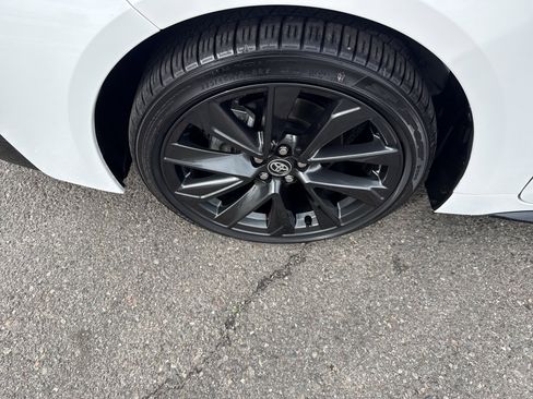 Used 2025 Toyota Corolla SE image 9