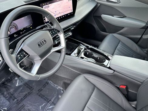 New 2026 Audi Q3 quattro 2.0T AWD/4WD image 9