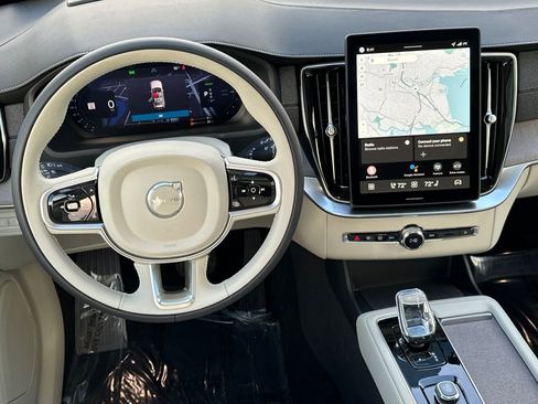 New 2026 Volvo XC90 T8 Ultra w/ Protection Package Premier AWD/4WD image 16