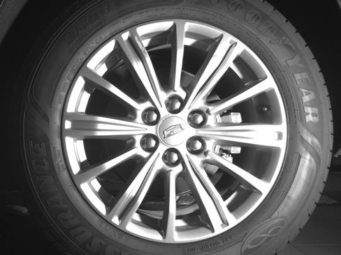 Used 2018 Cadillac XT5 Luxury w/ Driver Awareness Package FWD image 12