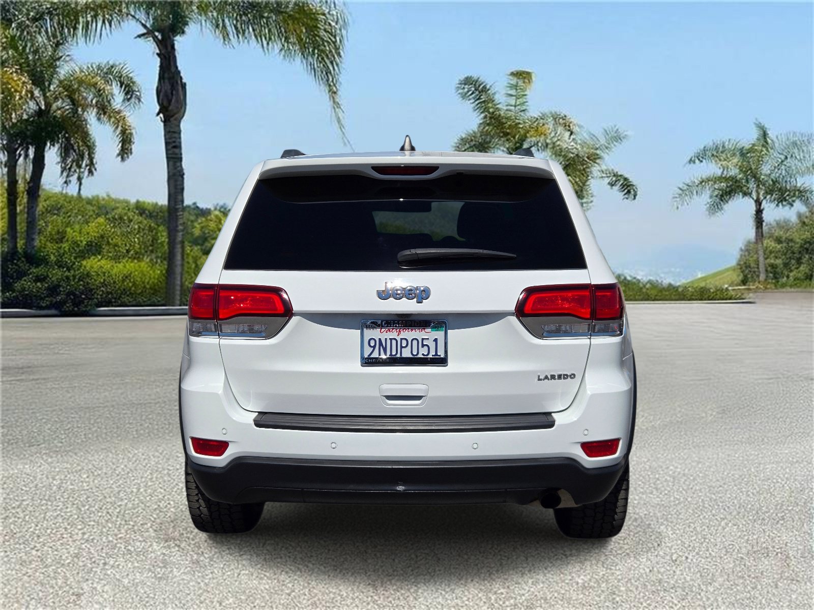 Used 2021 Jeep Grand Cherokee Laredo RWD image 5