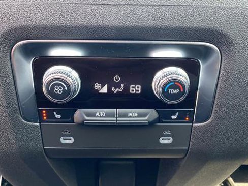 Used 2023 GMC Yukon Denali AWD/4WD image 30