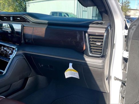 Certified 2025 GMC Sierra 1500 Denali Ultimate image 17