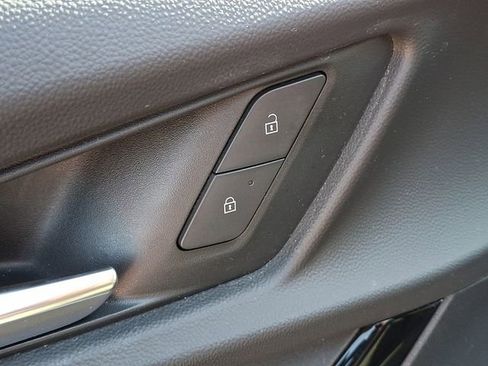 Used 2025 Chevrolet Equinox LT FWD image 22