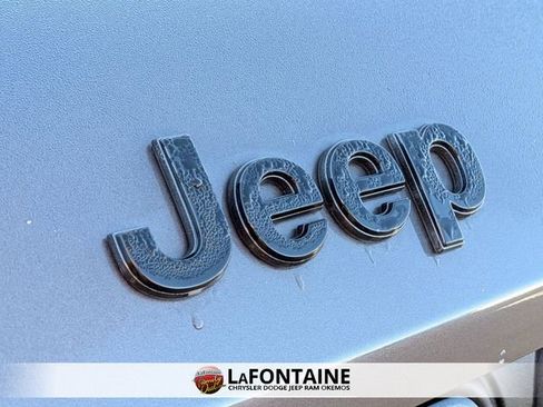 Certified 2024 Jeep Grand Cherokee L Laredo image 9