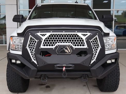 Used 2017 RAM 2500 SLT AWD/4WD image 2