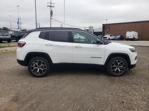 New 2026 Jeep Compass Limited AWD/4WD image 2