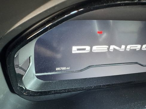 Used 2024 GMC Yukon Denali image 4