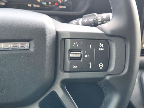 Certified 2025 Land Rover Defender 110 S image 31