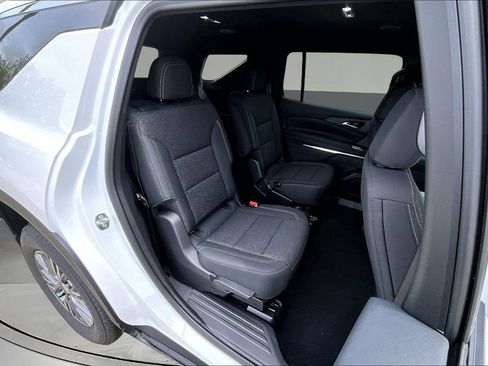 Used 2026 Chevrolet Traverse LT AWD/4WD image 24