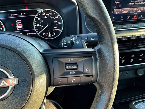 Used 2023 Nissan Rogue S image 18