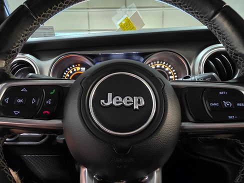 Used 2019 Jeep Wrangler Unlimited Sahara w/ Uconnect 4C Nav & Sound Group AWD/4WD image 26